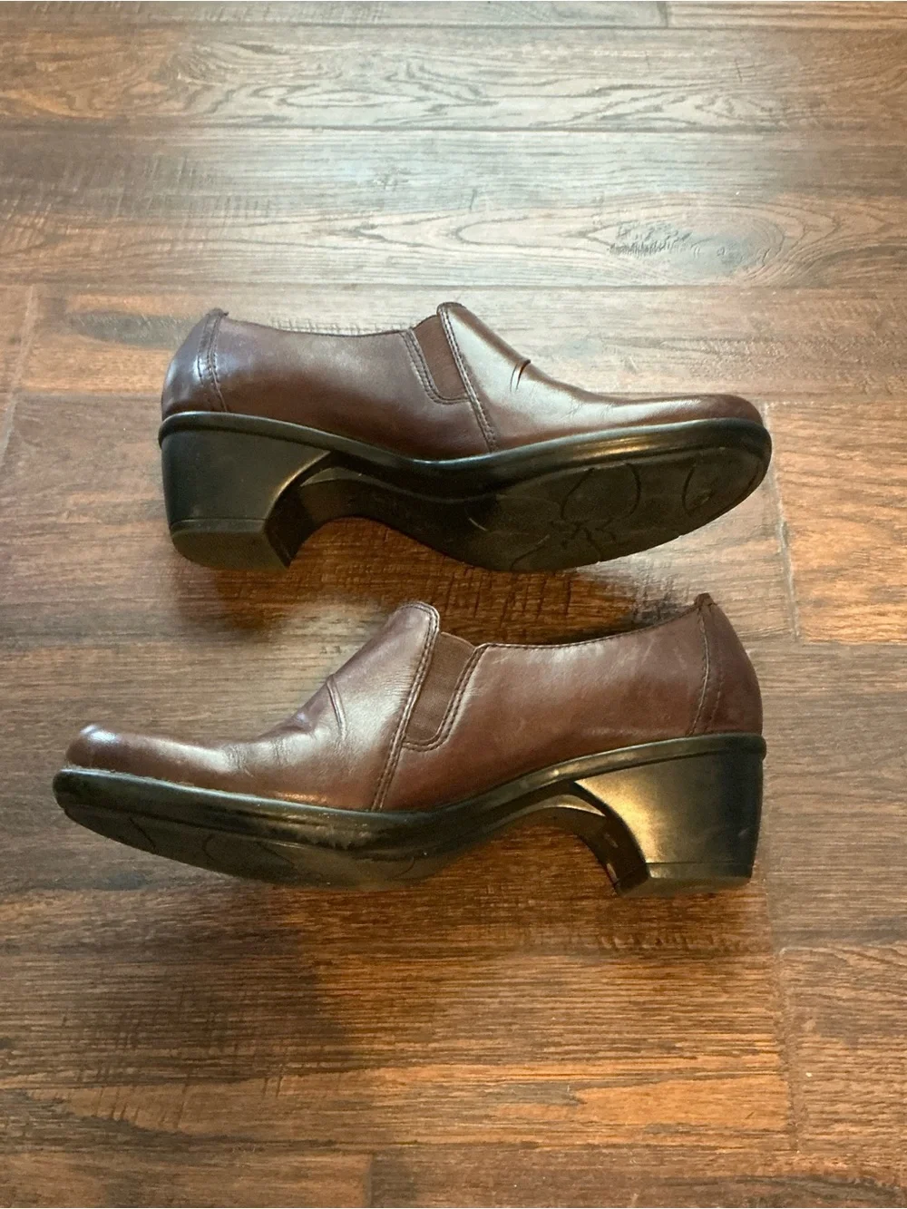 Clarks Partridge Brown Leather Block Heel Loafers Women’s Size 6M